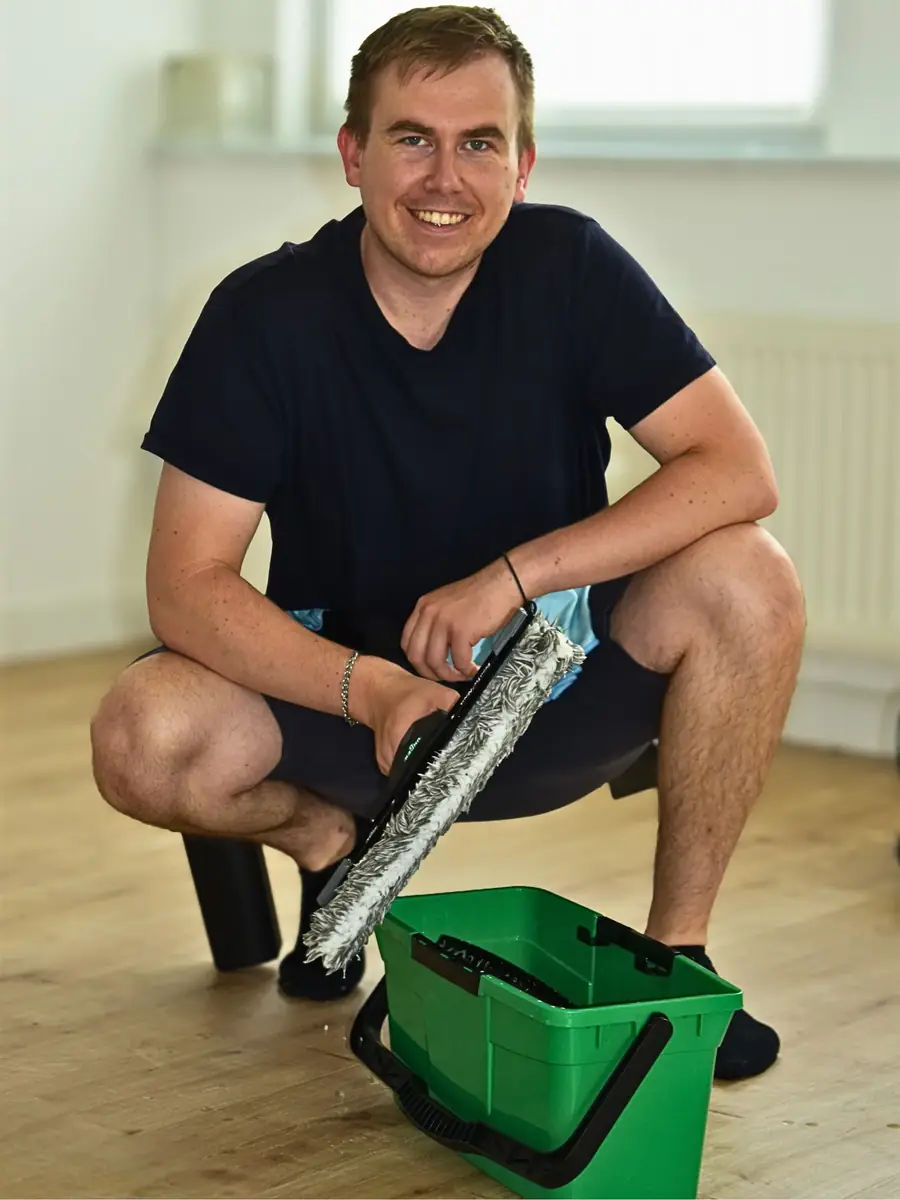 Marcel Priegnitz von Glänzlich Glasreinigung